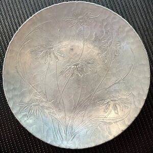 Vintage Wendell August Forge Hammered Aluminum Bowl Daisy Design 12” Handmade